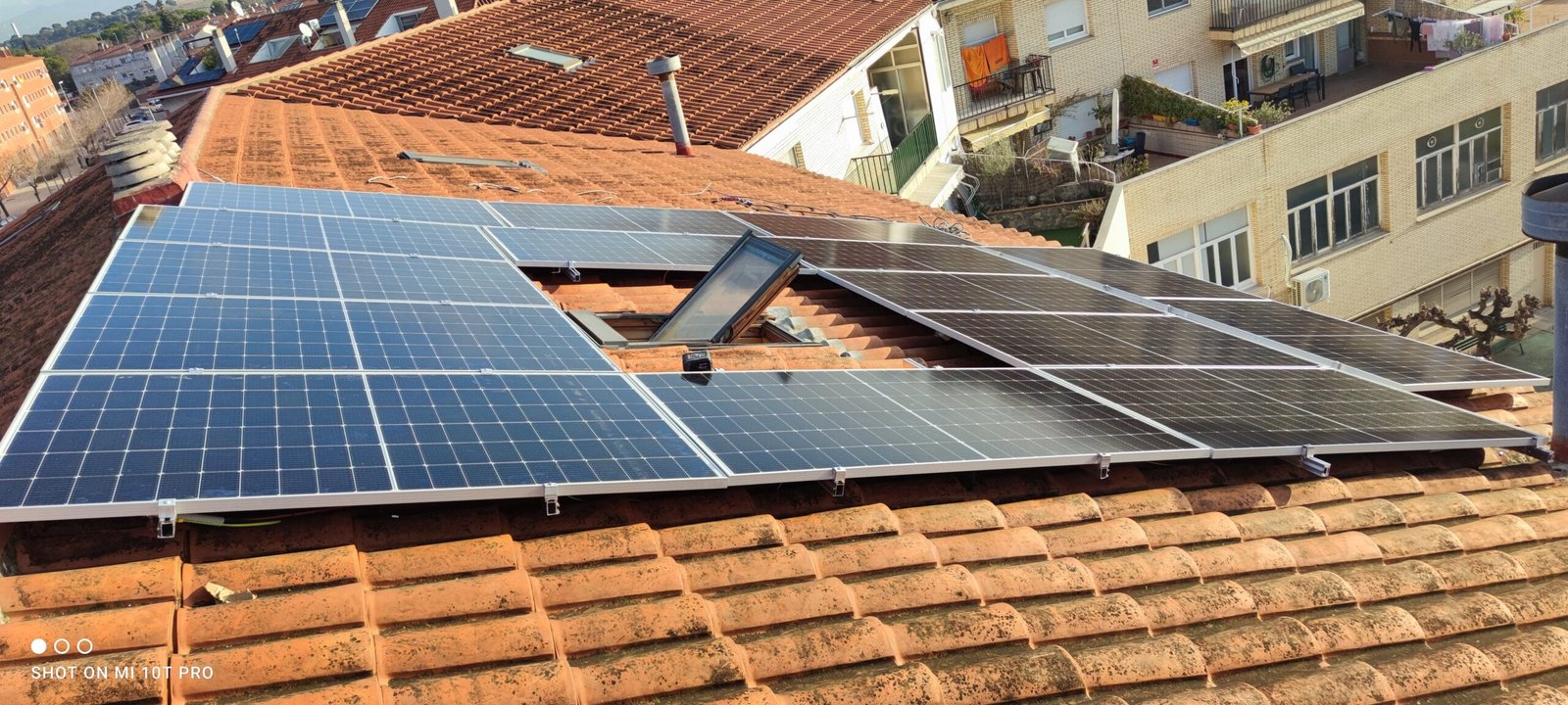 Instalación solar residencial sobre tejado